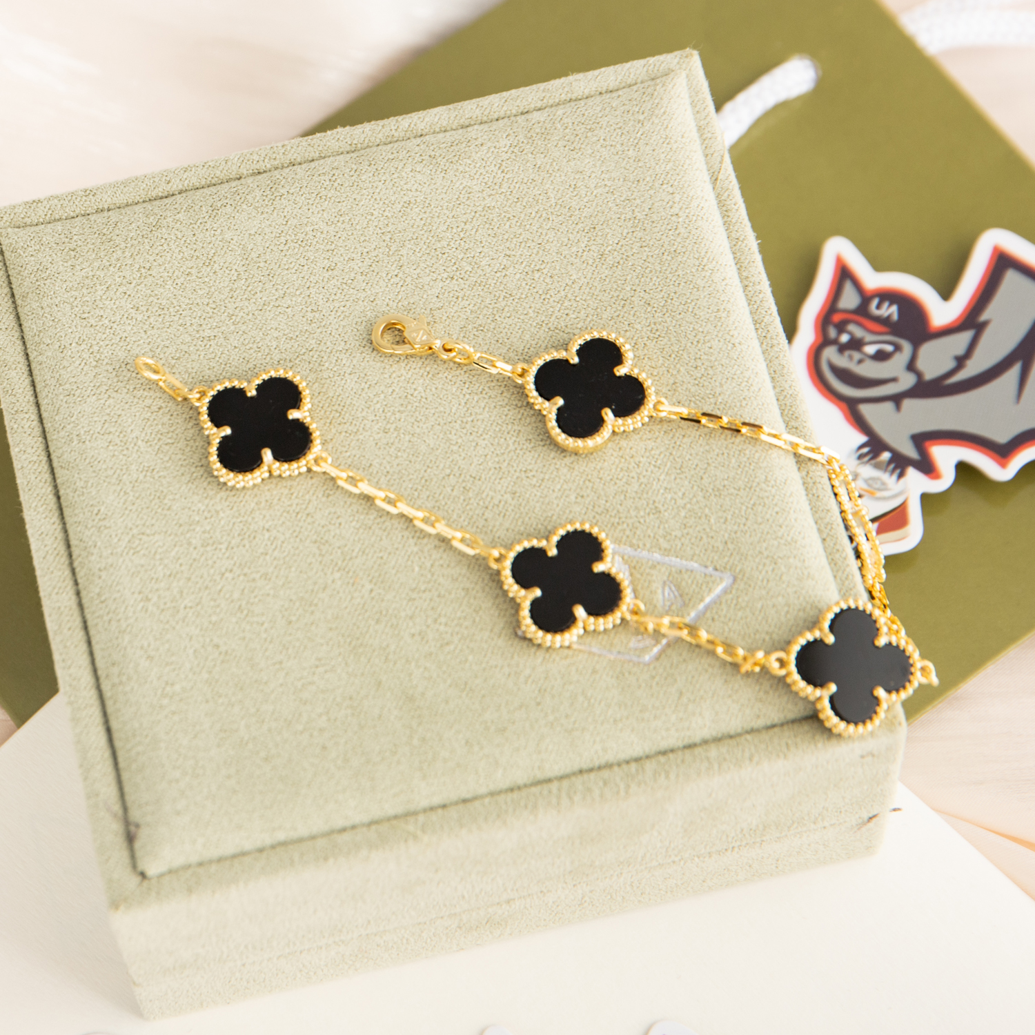 Vintage Alhambra bracelet 5 motifs