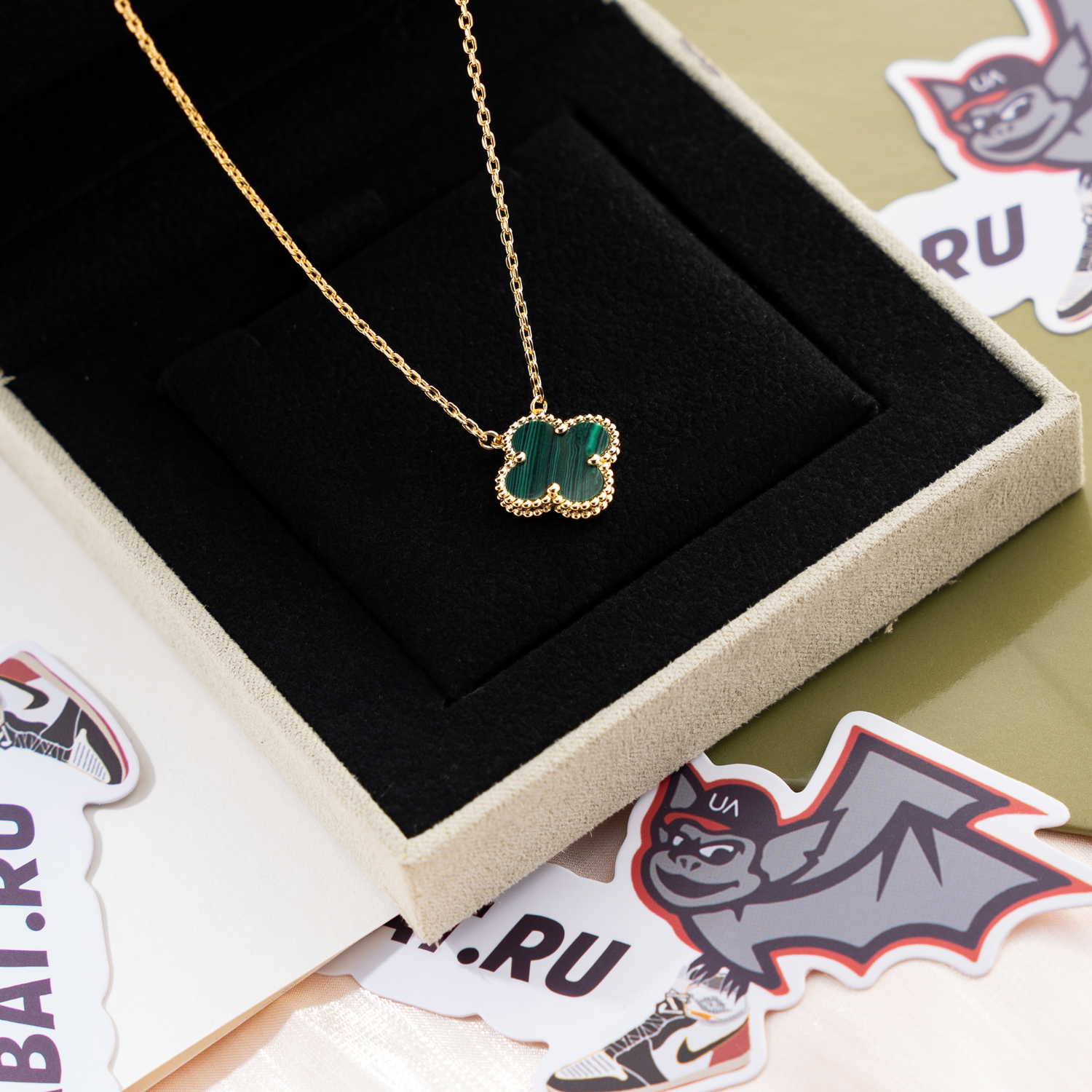 V*N CL*F & arpels jewelry necklaces df605985