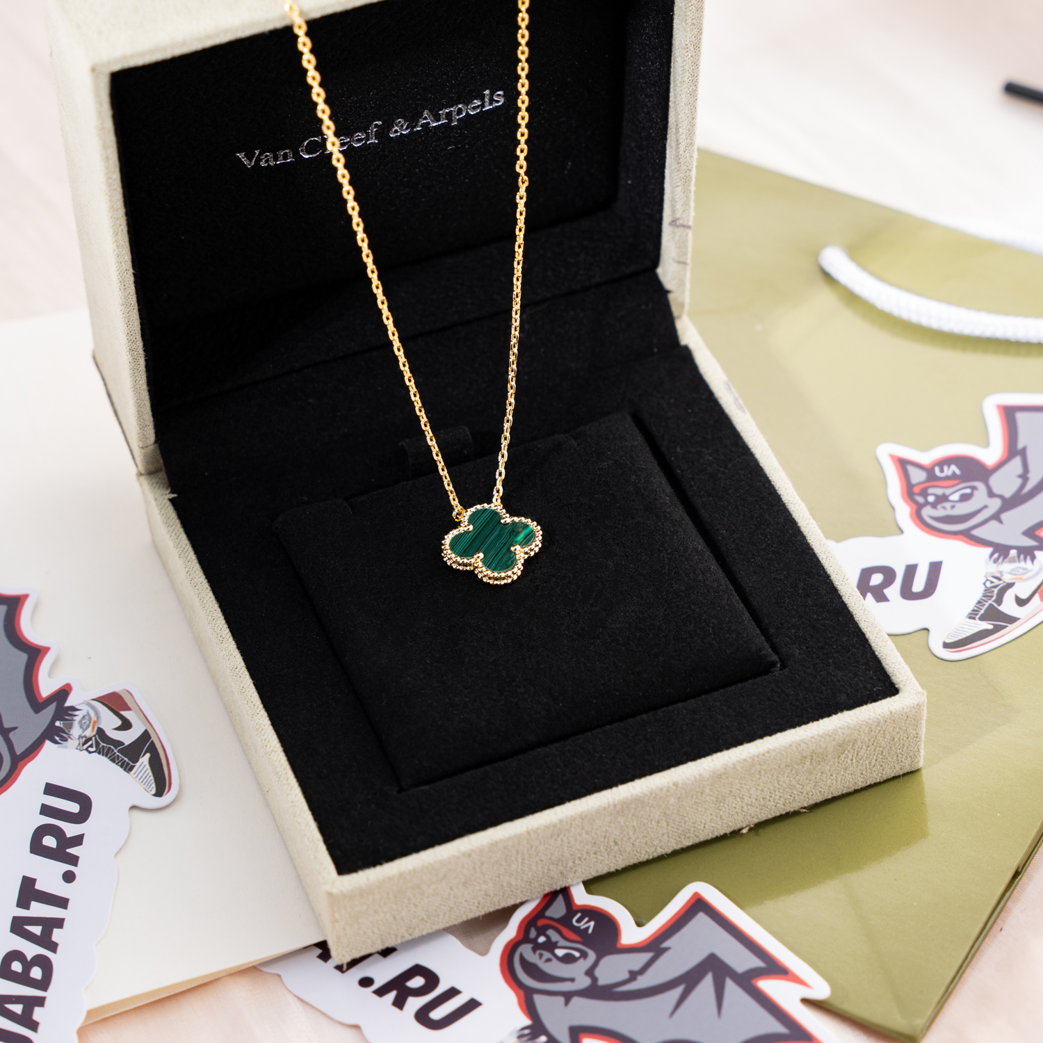 V*N CL*F & arpels jewelry necklaces df605985