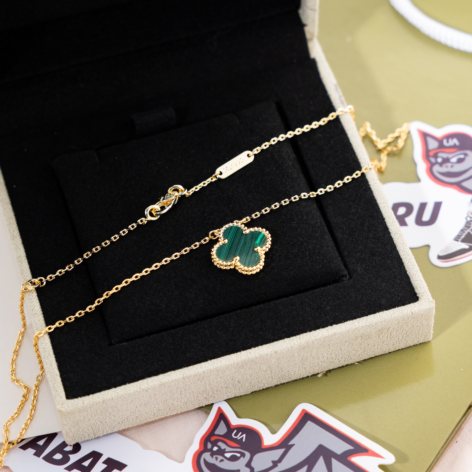 V*N CL*F & arpels jewelry necklaces df605985