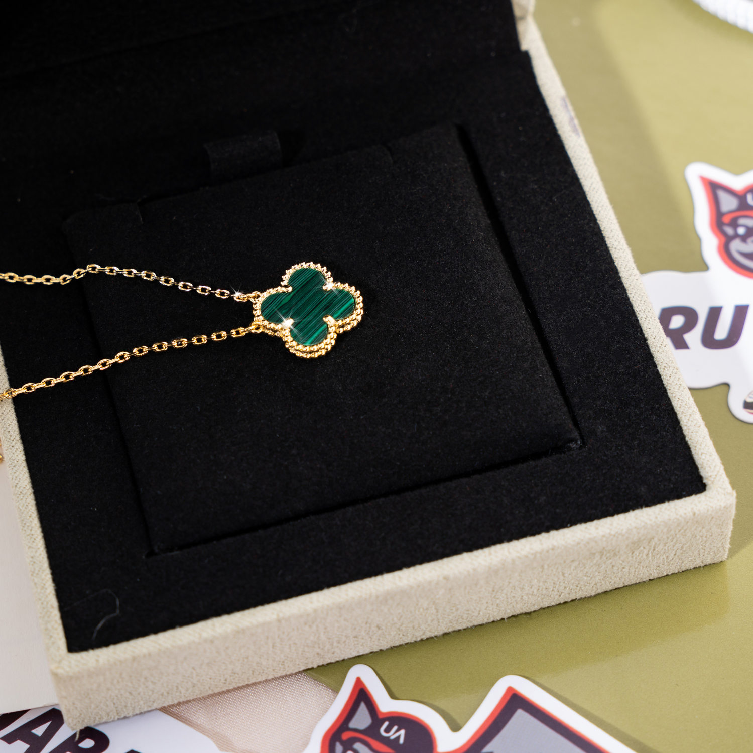 V*N CL*F & arpels jewelry necklaces df605985