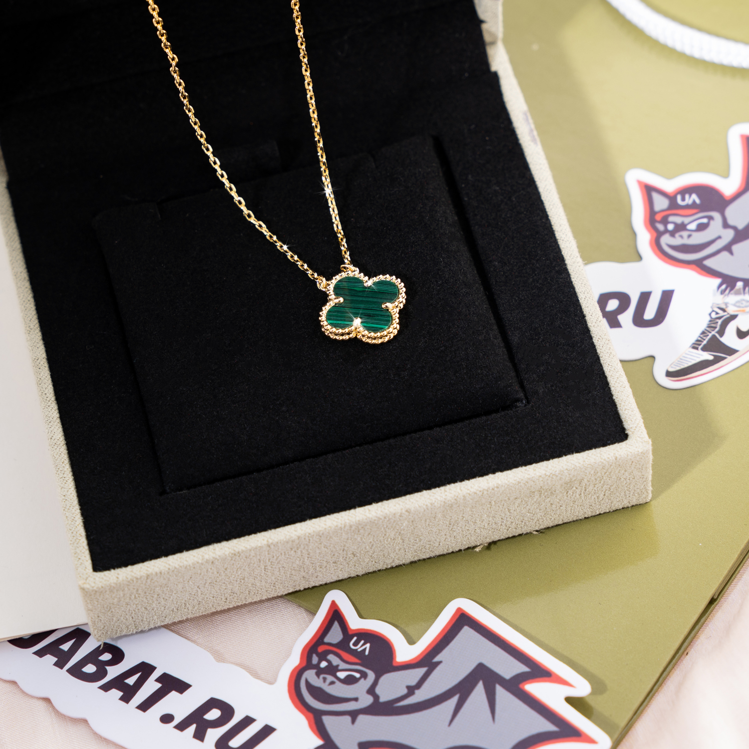 V*N CL*F & arpels jewelry necklaces df605985