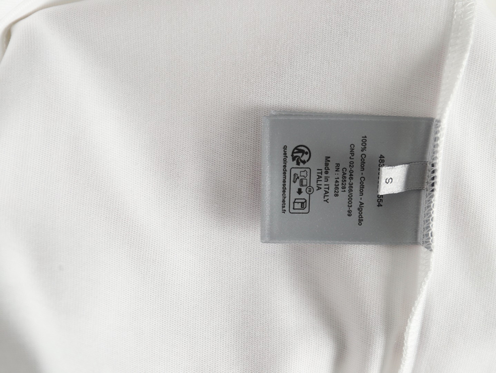 D*or four-color embroidered chapter letter t-shirt