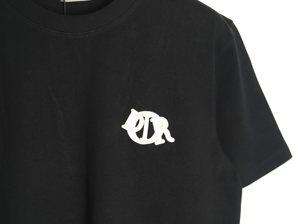 D*or four-color embroidered chapter letter t-shirt tsk3
