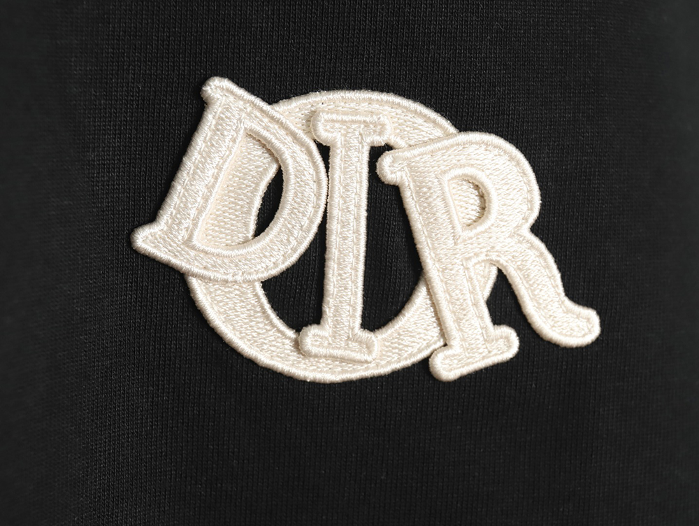 D*or four-color embroidered chapter letter t-shirt tsk3