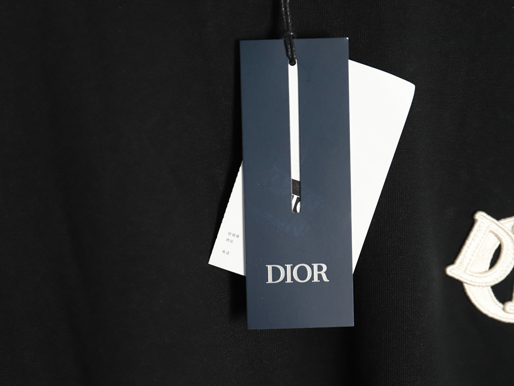 D*or four-color embroidered chapter letter t-shirt tsk3