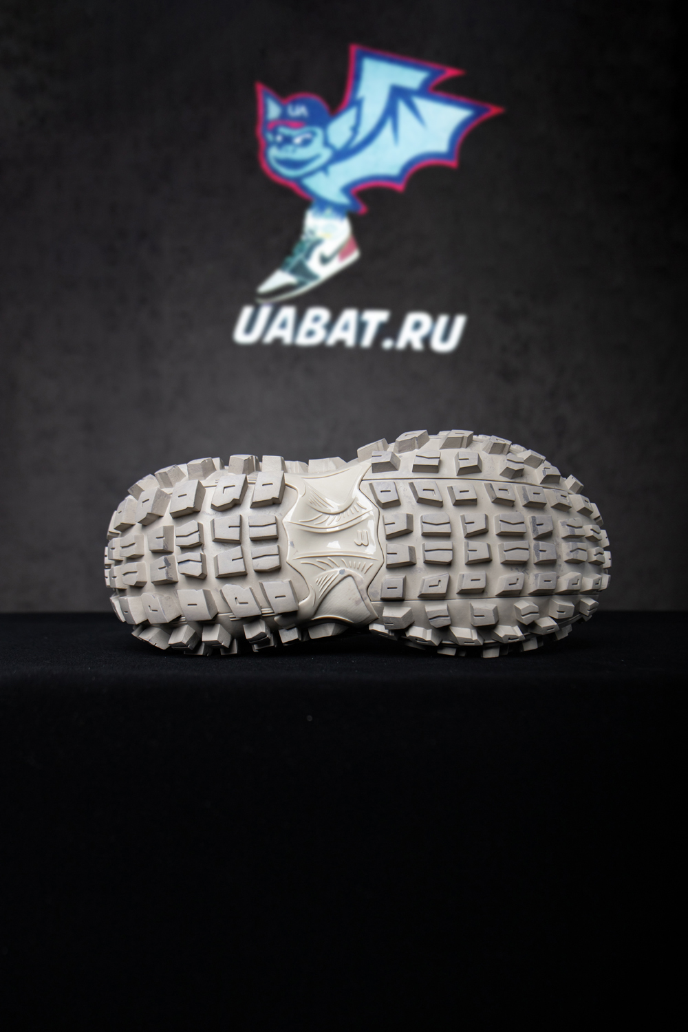 Ba*len*cia*ga defender sneaker