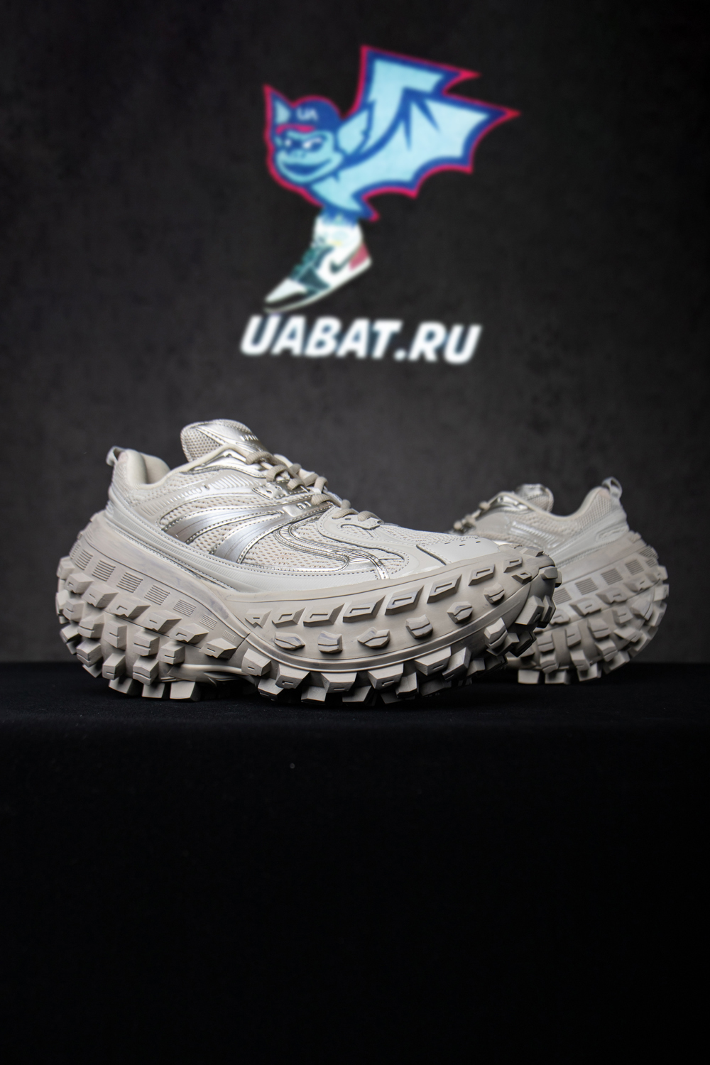 Ba*len*cia*ga defender sneaker