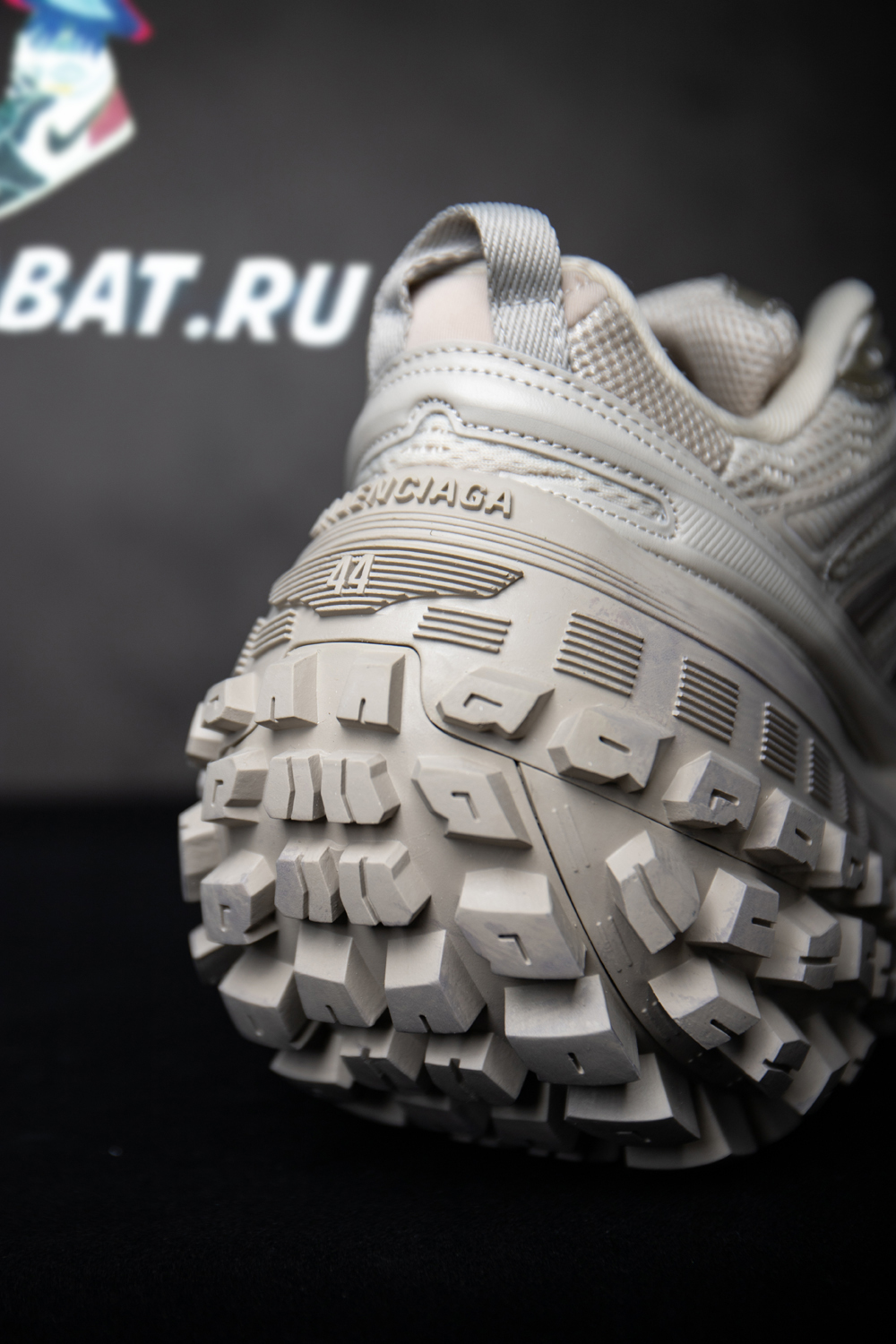 Ba*len*cia*ga defender sneaker