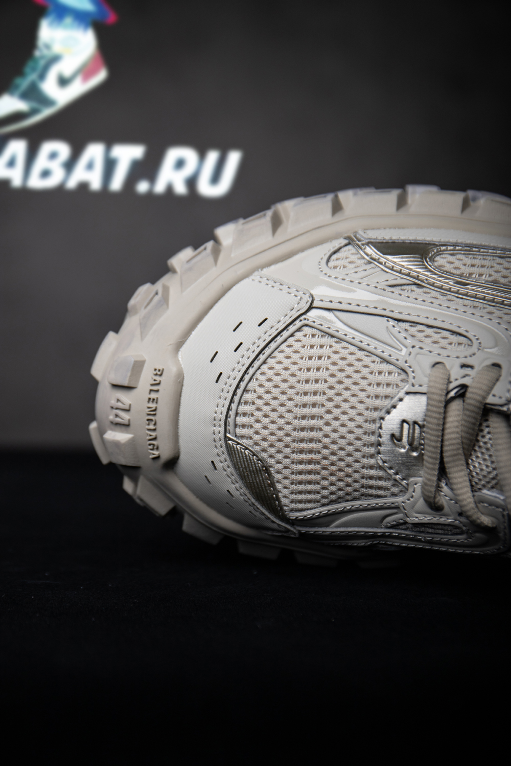 Ba*len*cia*ga defender sneaker