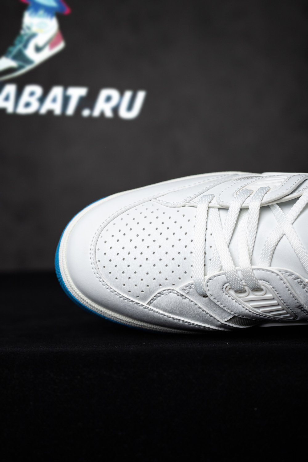 G*u*i basket high sneaker 