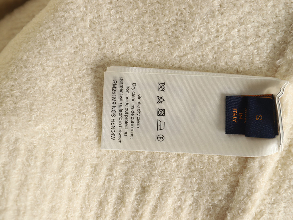 l0*is V*t0n monogram intarsia knitted crew neck sweater