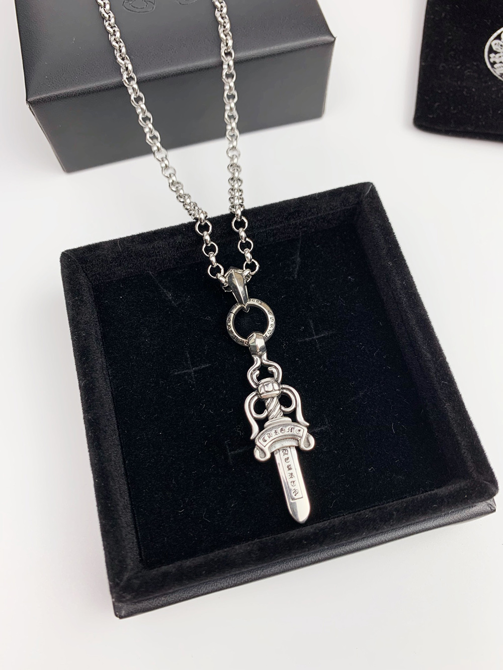 Ch**me He**ts necklaces 625369