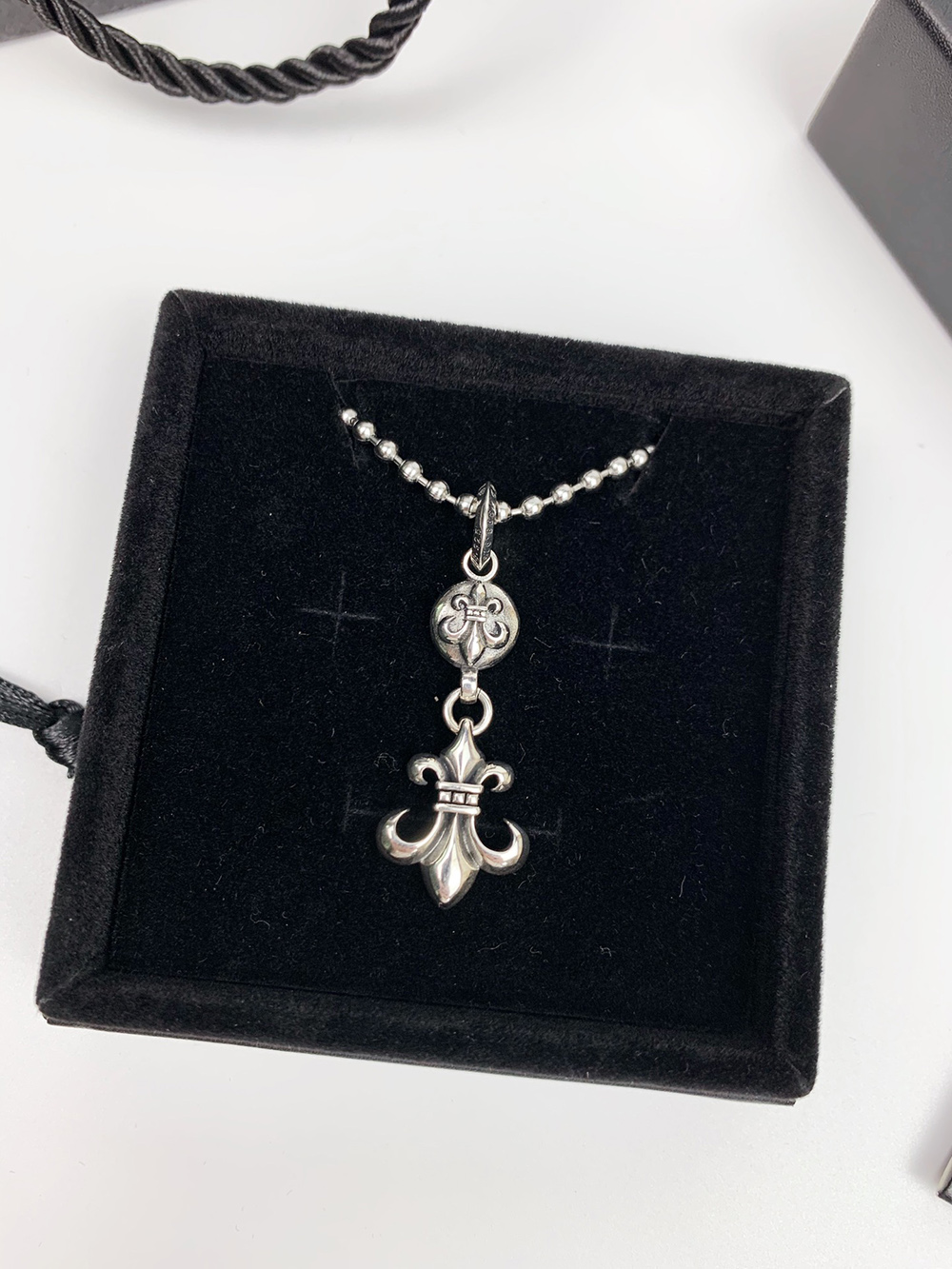 Ch**me He**ts necklaces 625453