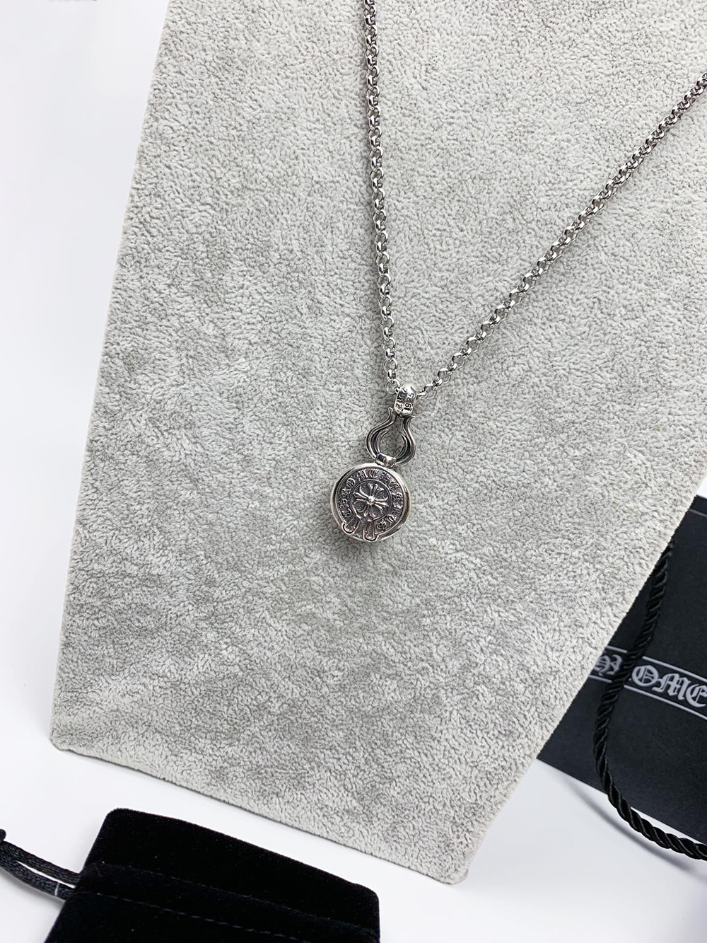 Ch**me He**ts necklaces 625478