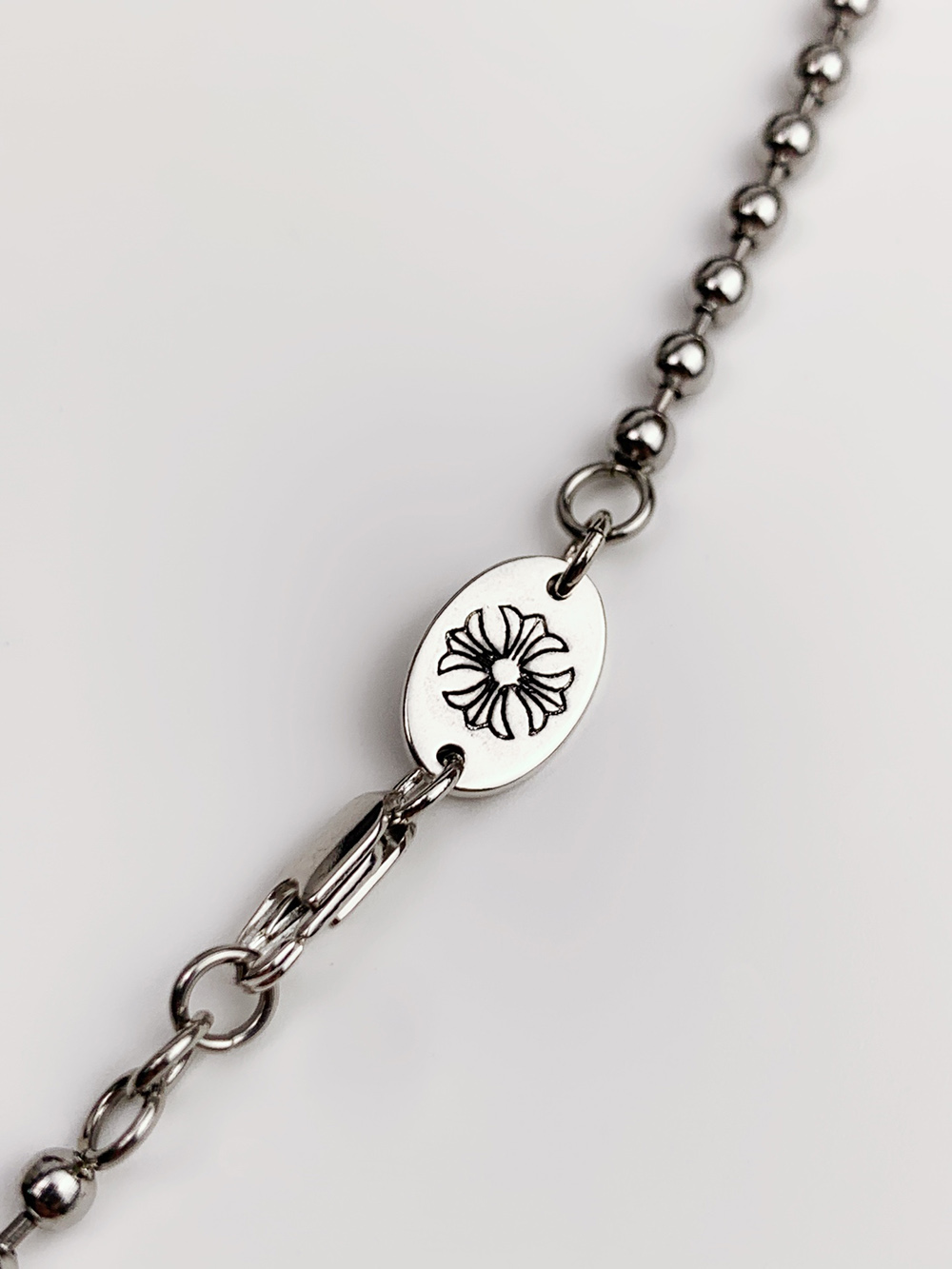 Ch**me He**ts necklaces 635126