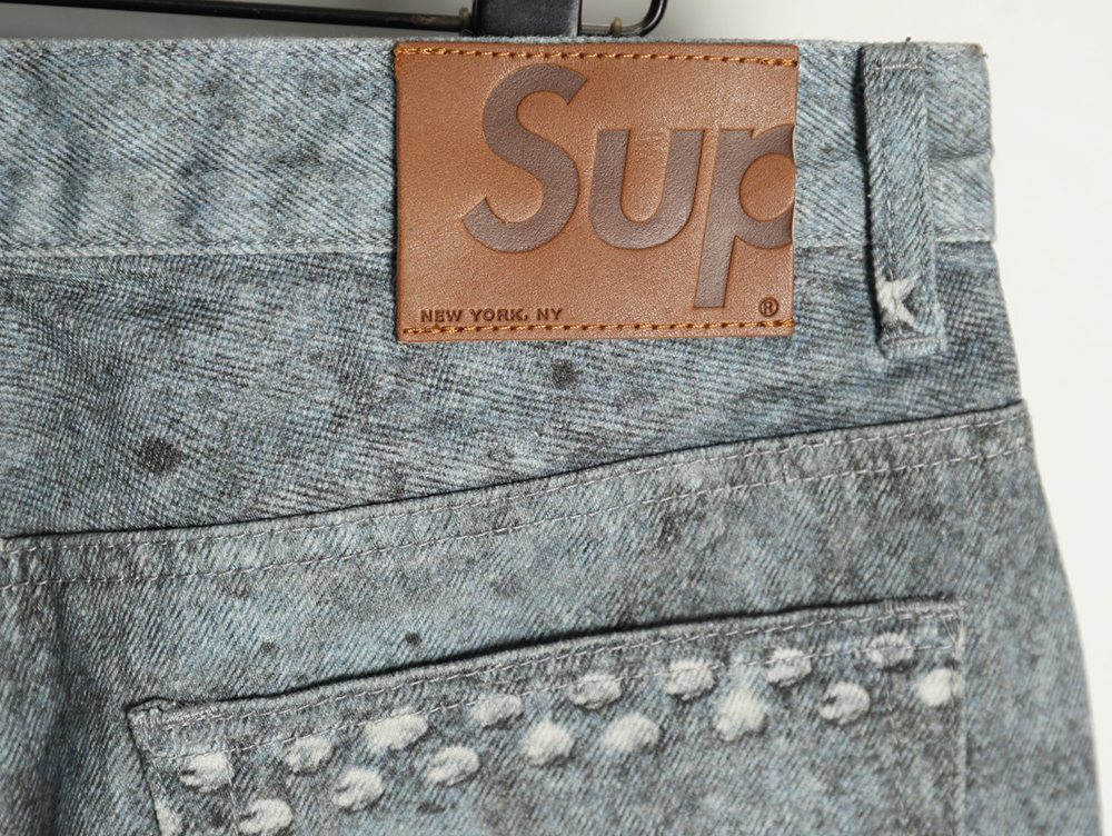 S*p*e & hjr joint trompe l’oeil graffiti printed jeans