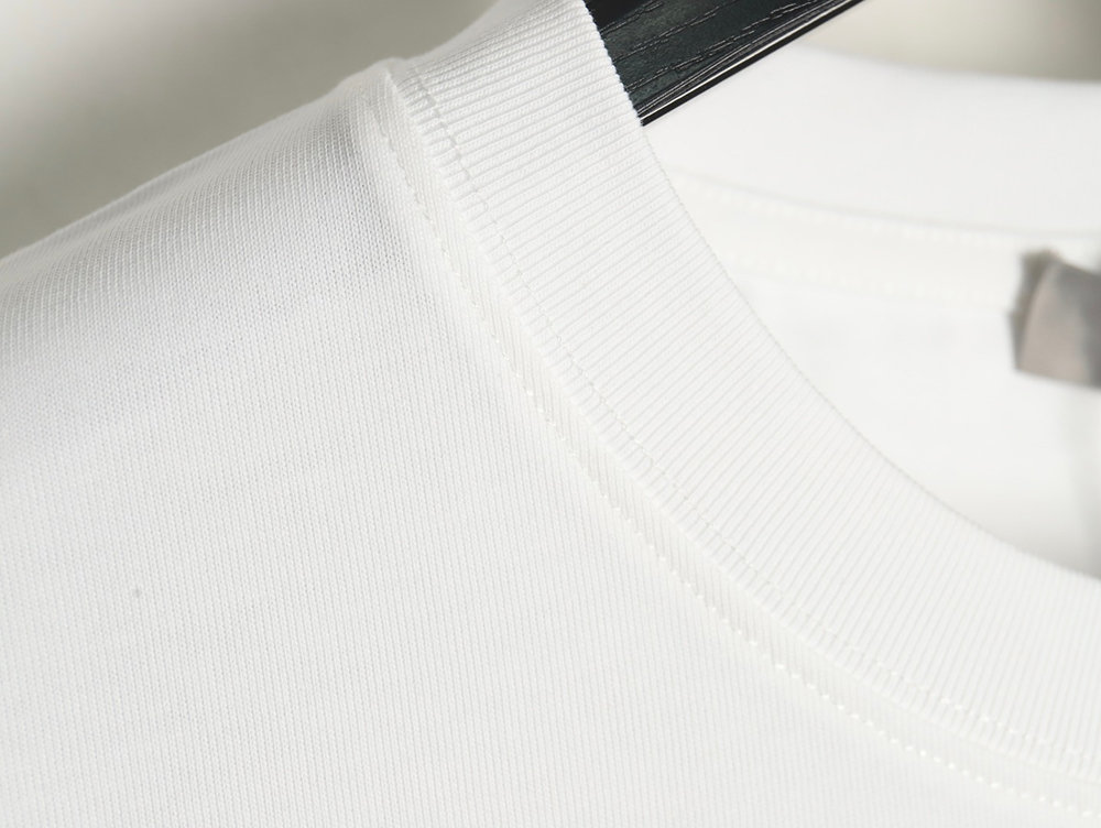 D*or cursive embroidered letters short-sleeved t-shirt