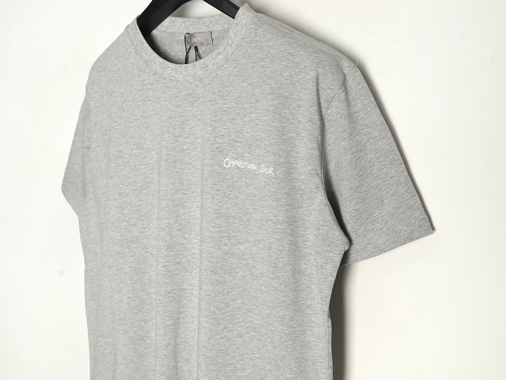 D*or cursive embroidered letters short-sleeved t-shirt tsk2