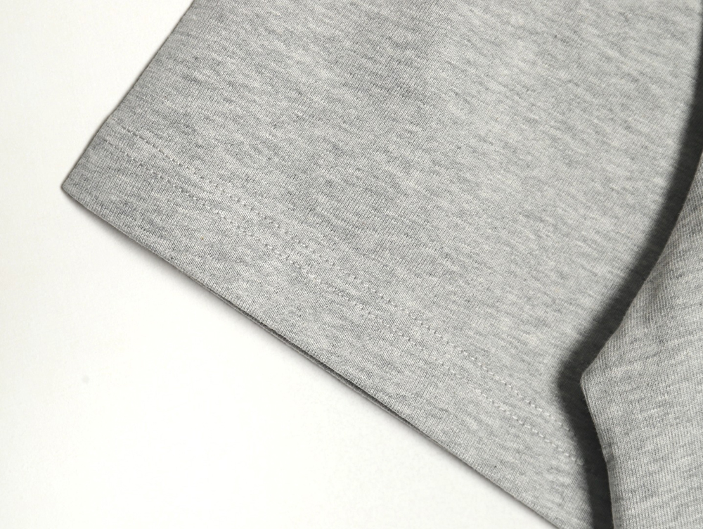 D*or cursive embroidered letters short-sleeved t-shirt tsk2