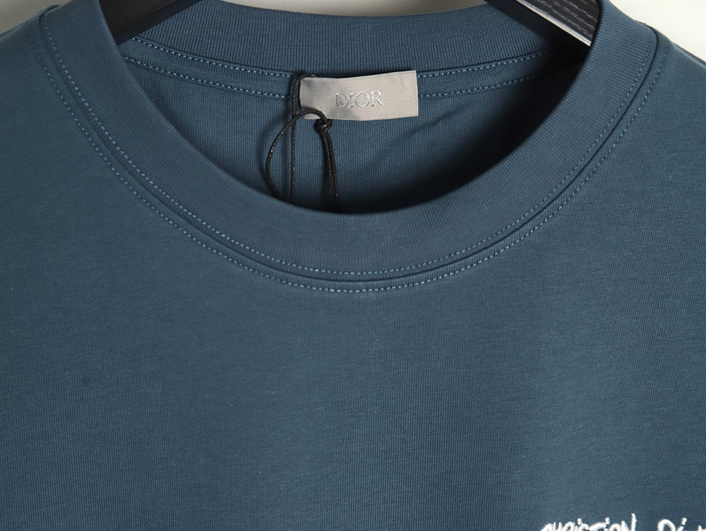 D*or cursive embroidered letters short-sleeved t-shirt tsk3