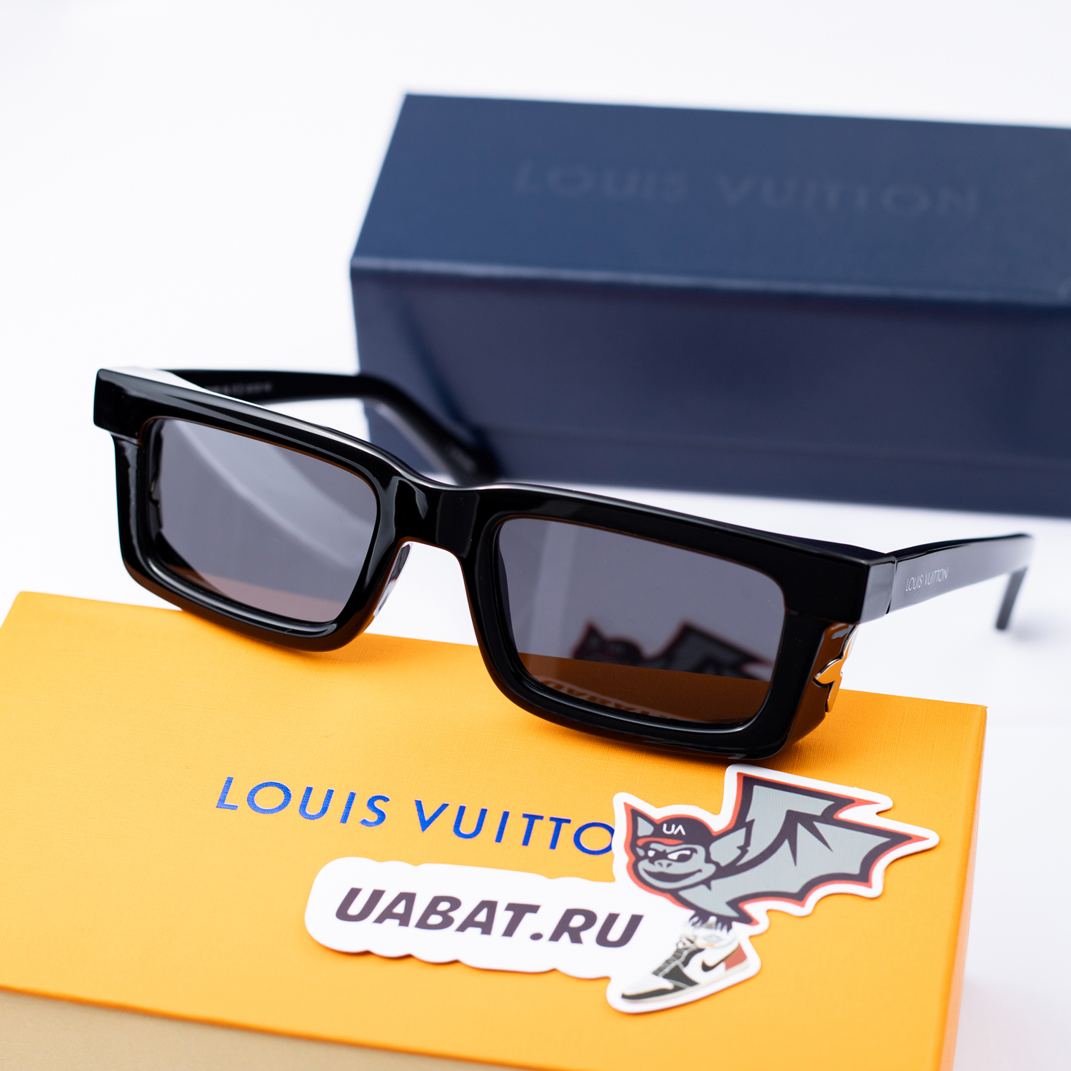 l0*is V*t0n venice square sunglasses z2187u