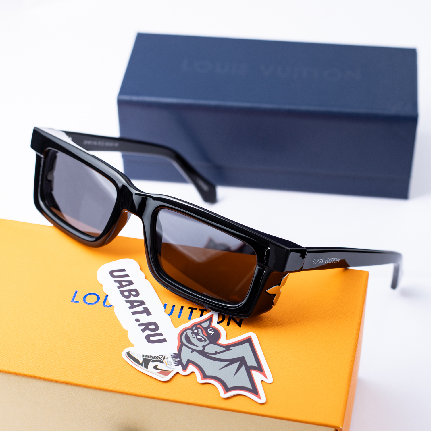 l0*is V*t0n venice square sunglasses z2187u