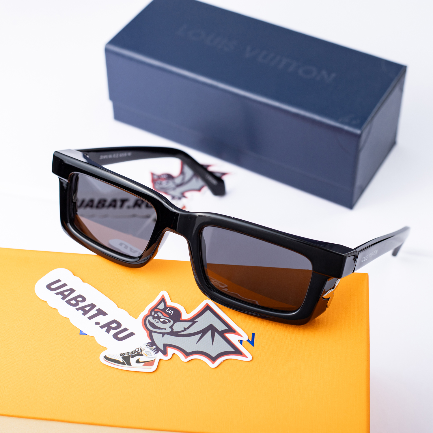 l0*is V*t0n venice square sunglasses z2187u