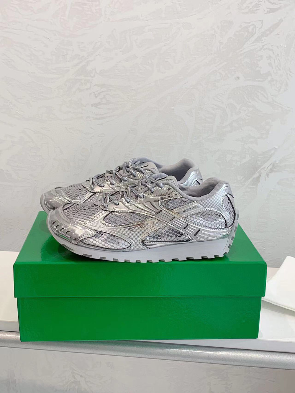 bo*te*ga Ve*ne*ta orbit runner sneaker