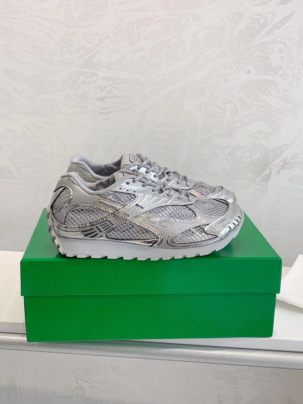 bo*te*ga Ve*ne*ta orbit runner sneaker