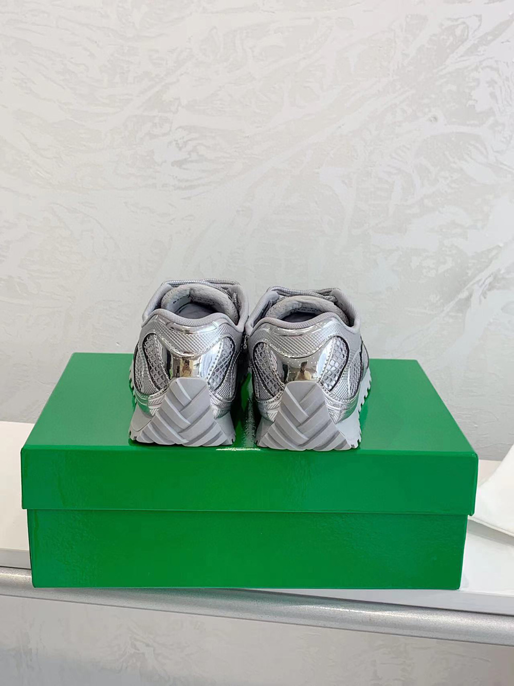 bo*te*ga Ve*ne*ta orbit runner sneaker