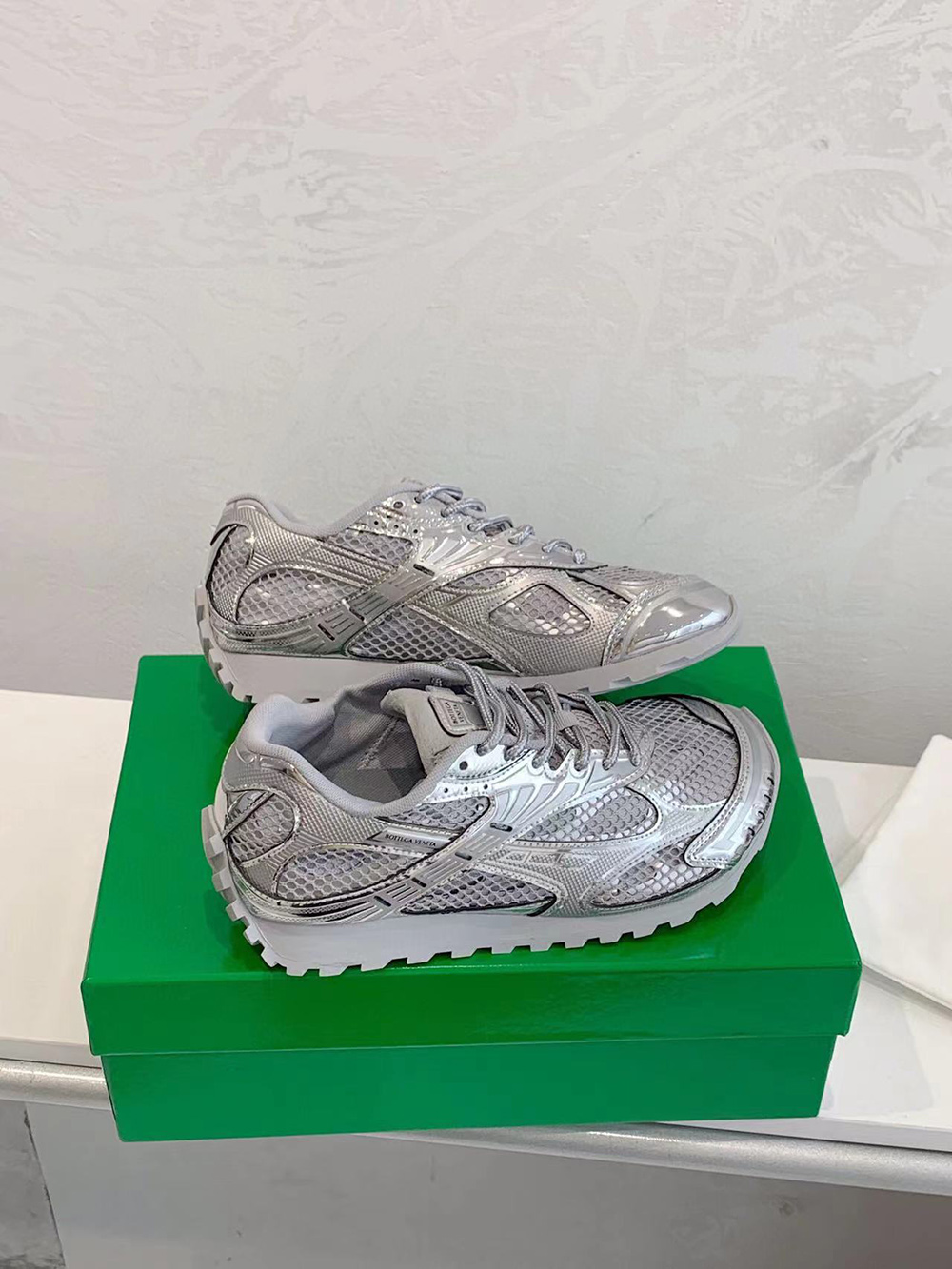 bo*te*ga Ve*ne*ta orbit runner sneaker