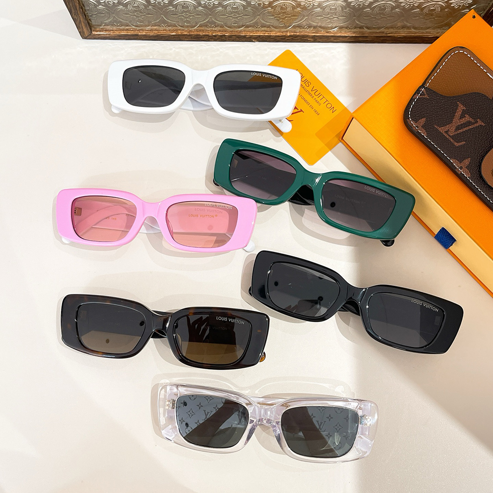 l0*is V*t0n & tm multigram cat eye sunglasses z2711w