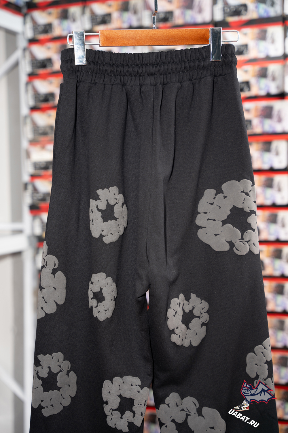 denim tears cotton wreath sweatpants black monoCh*0me