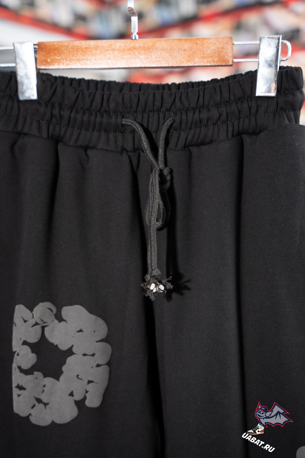 denim tears cotton wreath sweatpants black monoCh*0me