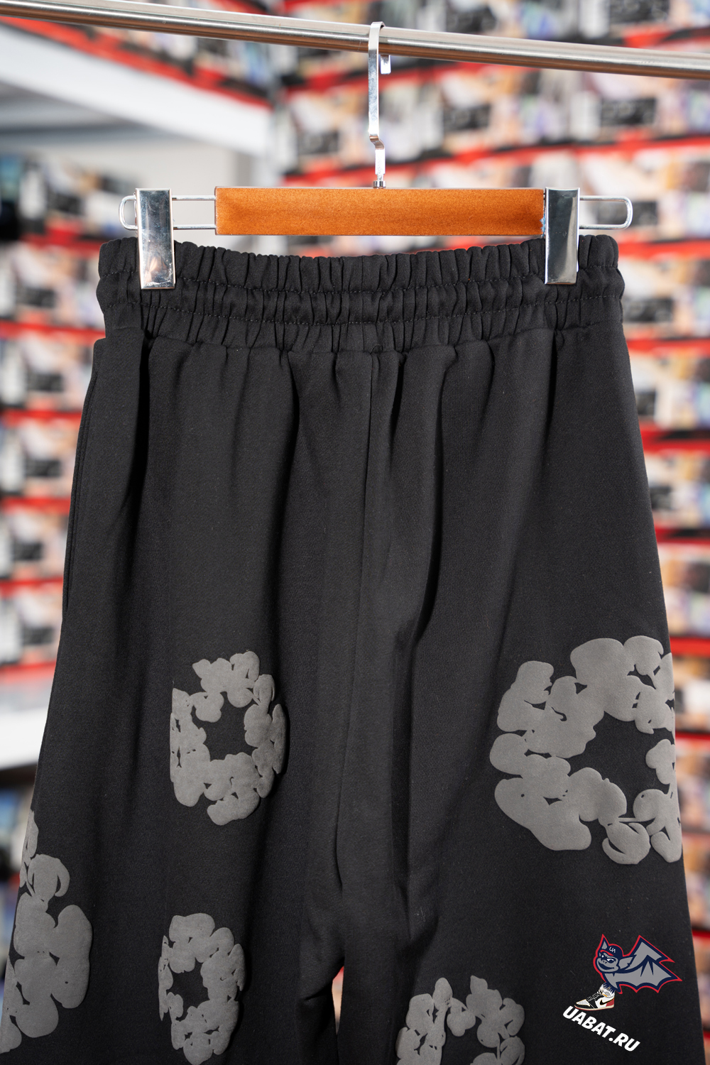 denim tears cotton wreath sweatpants black monoCh*0me