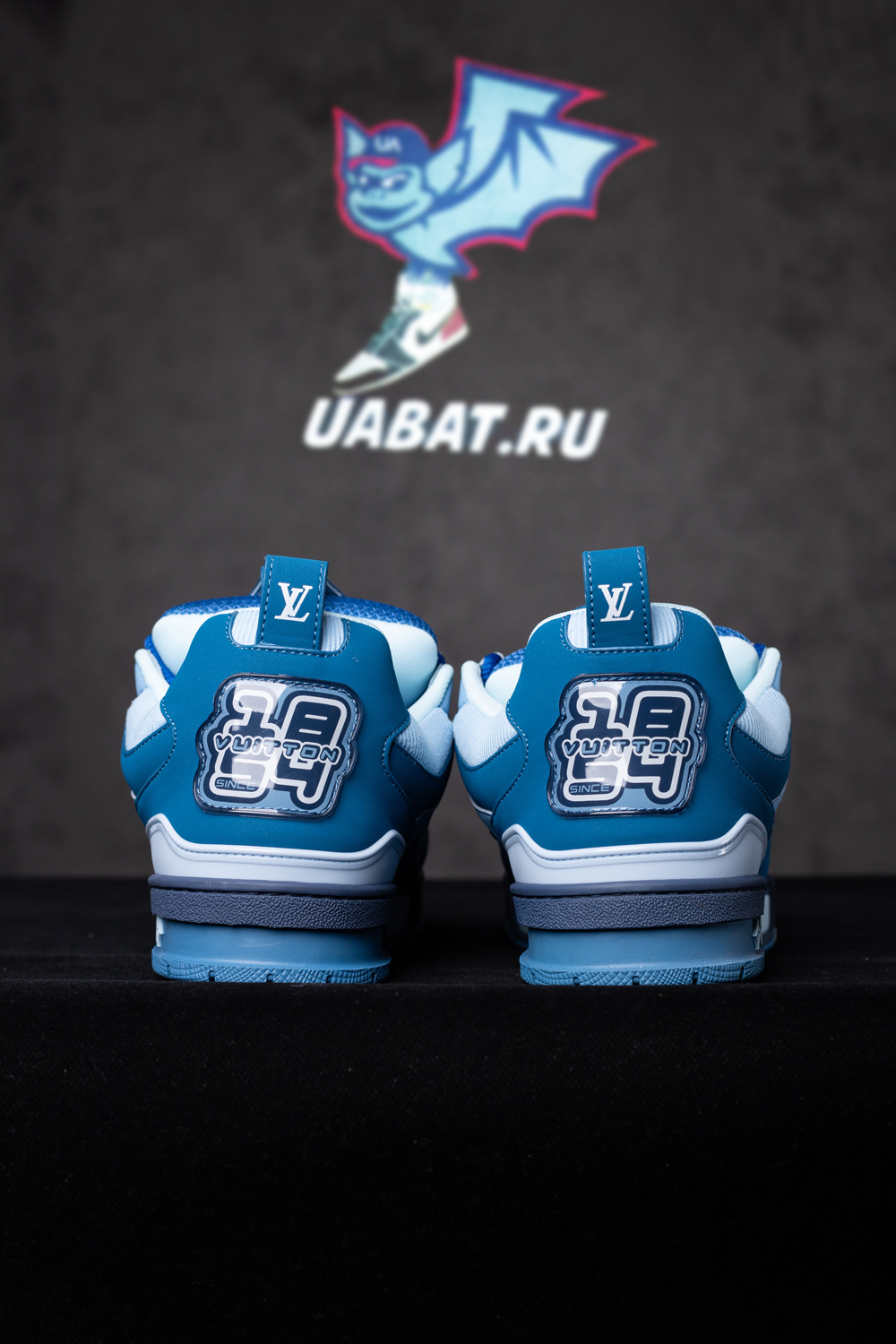 l0*is V*t0n skate sneakers