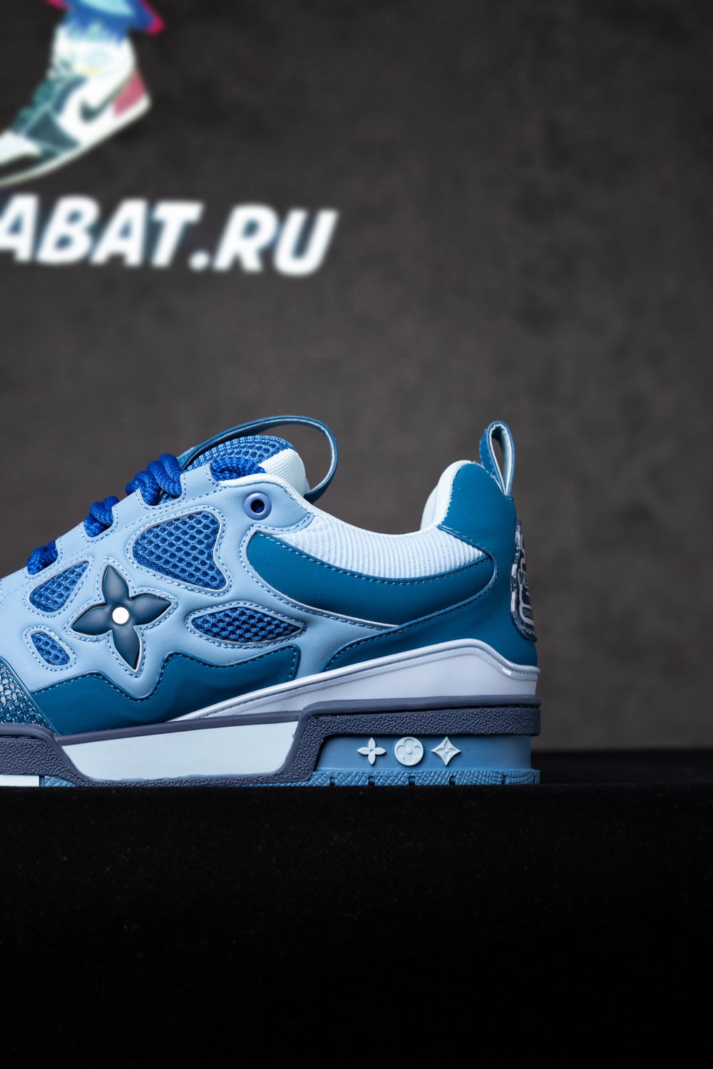 l0*is V*t0n skate sneakers