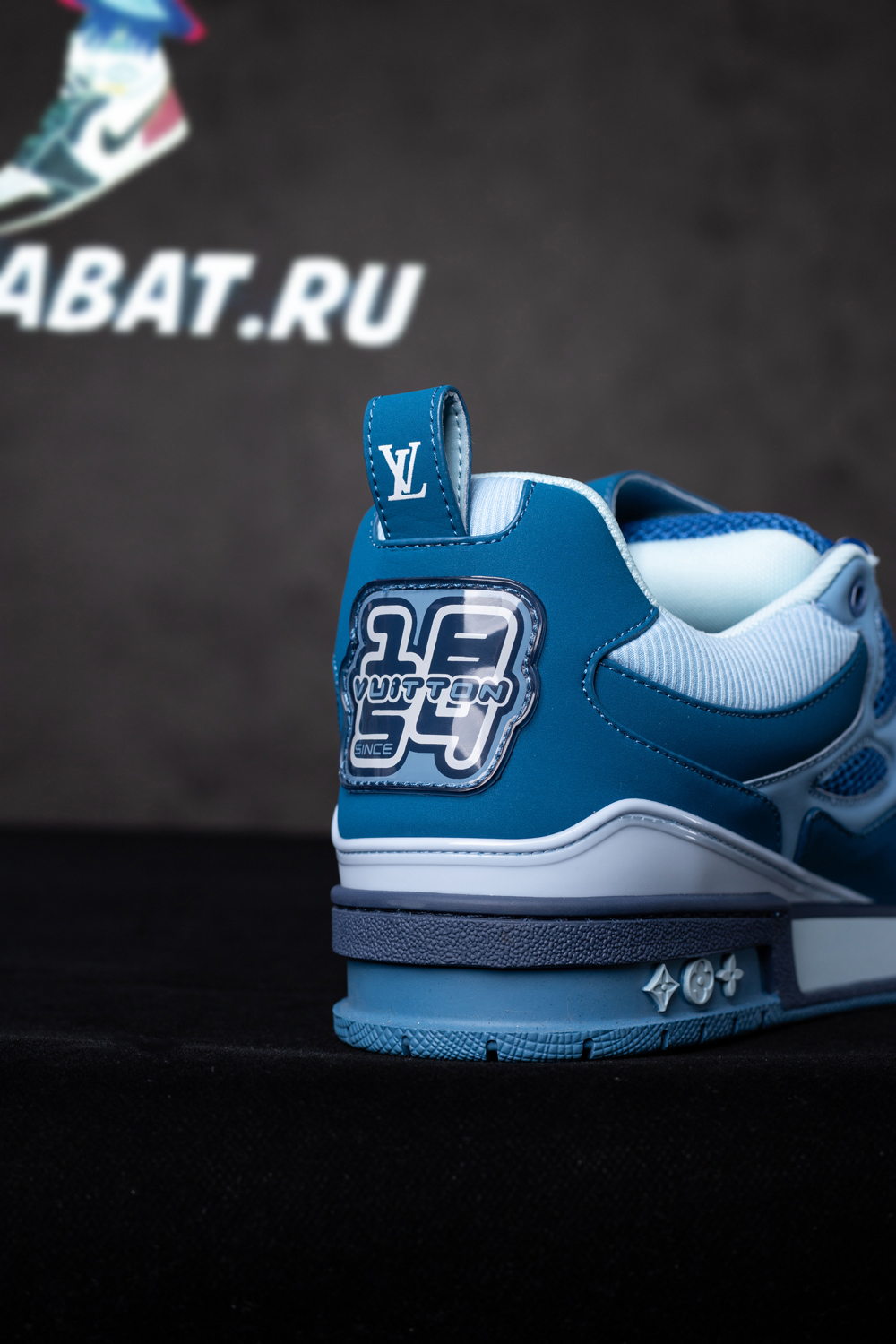 l0*is V*t0n skate sneakers