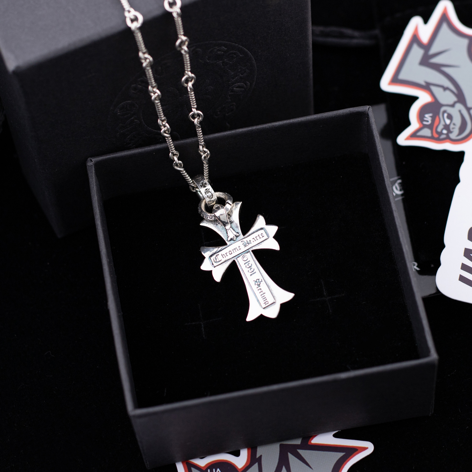 Ch**me He**ts necklaces