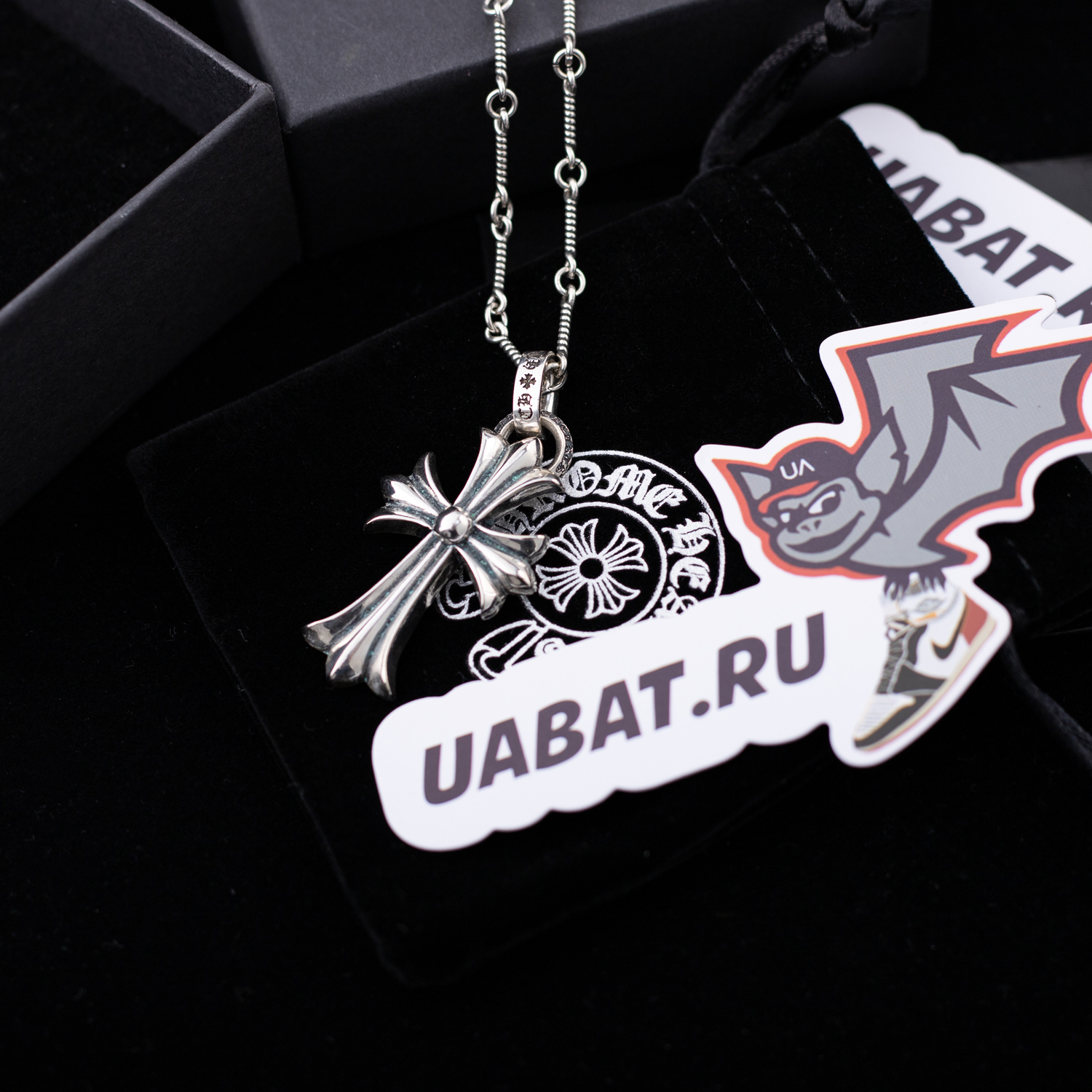 Ch**me He**ts necklaces