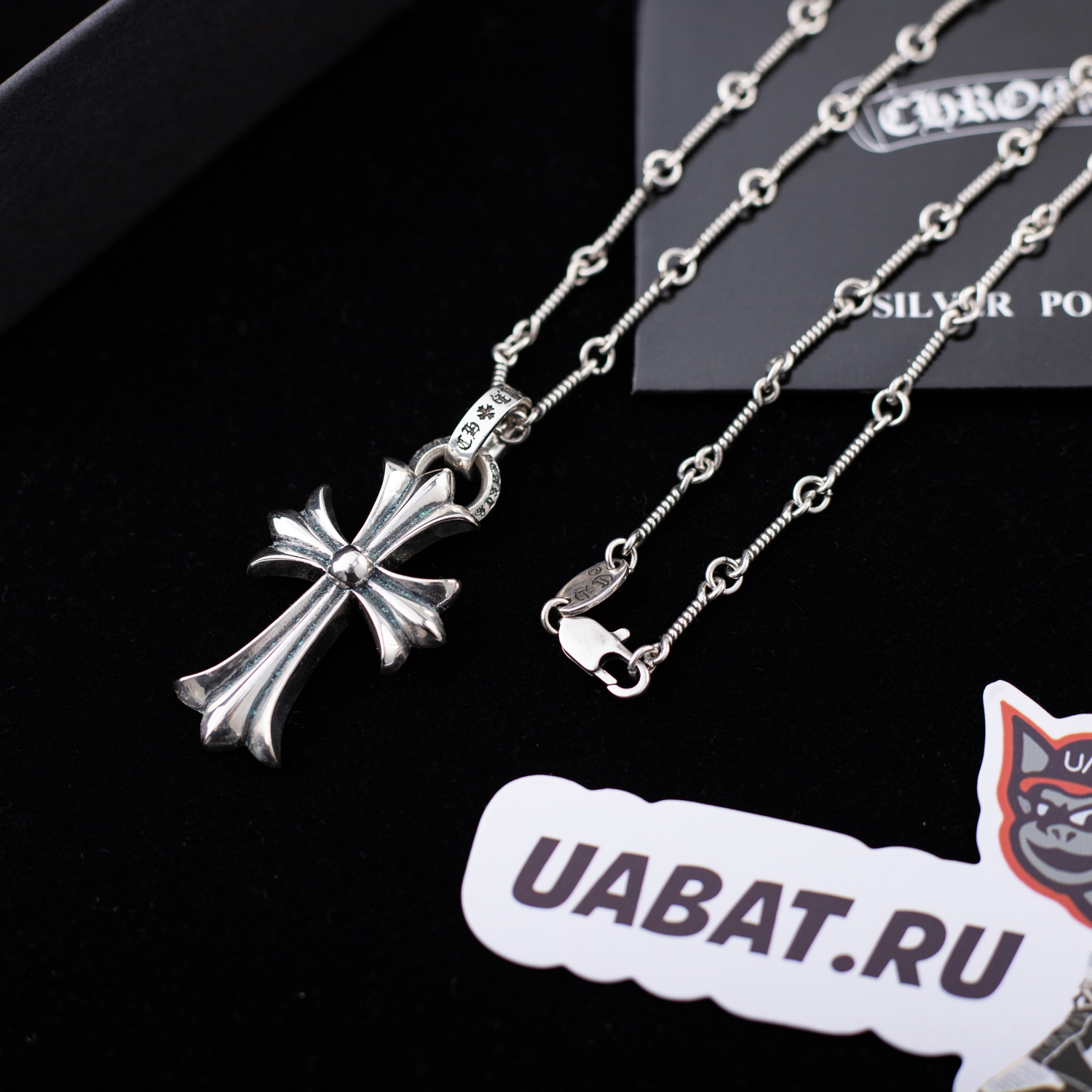 Ch**me He**ts necklaces