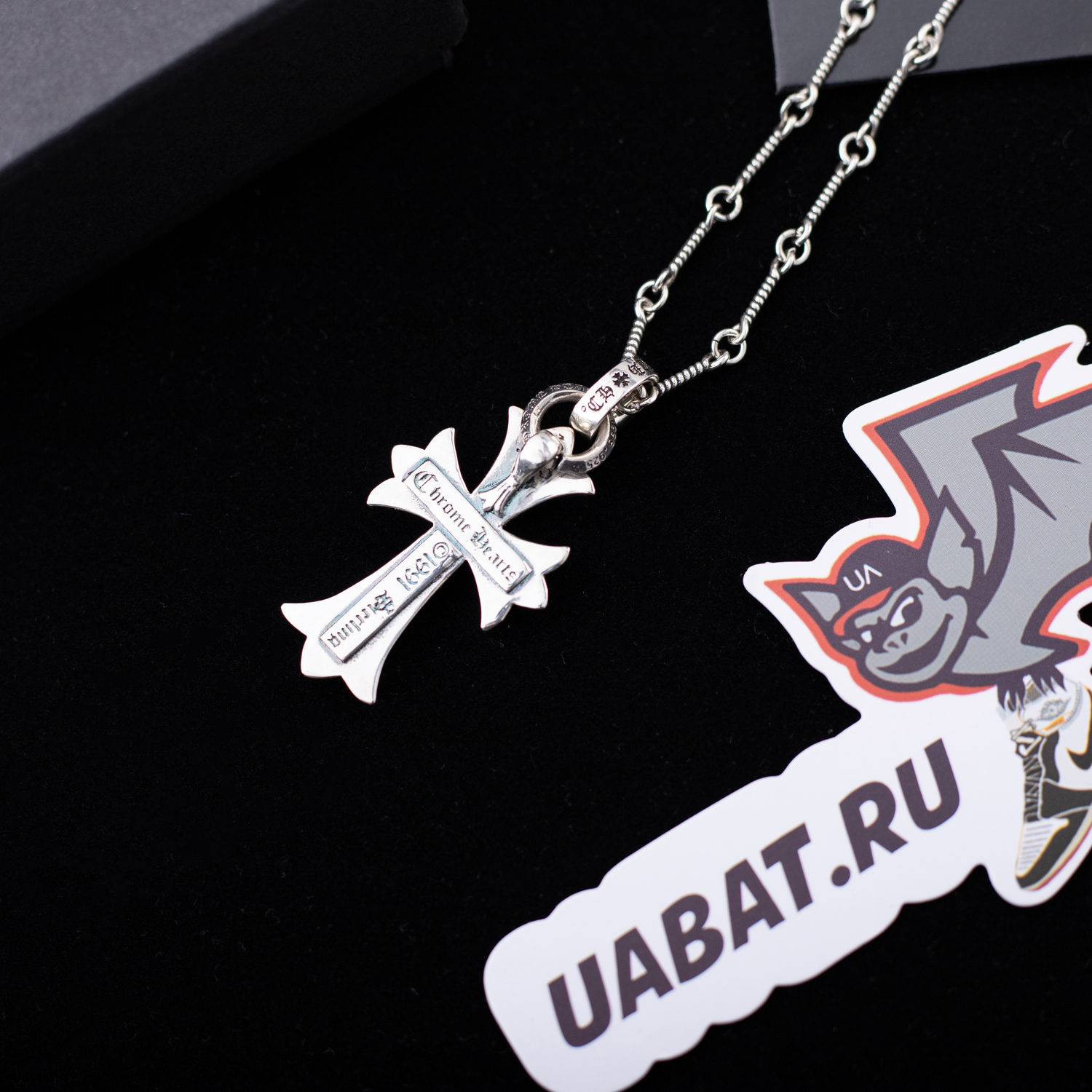 Ch**me He**ts necklaces