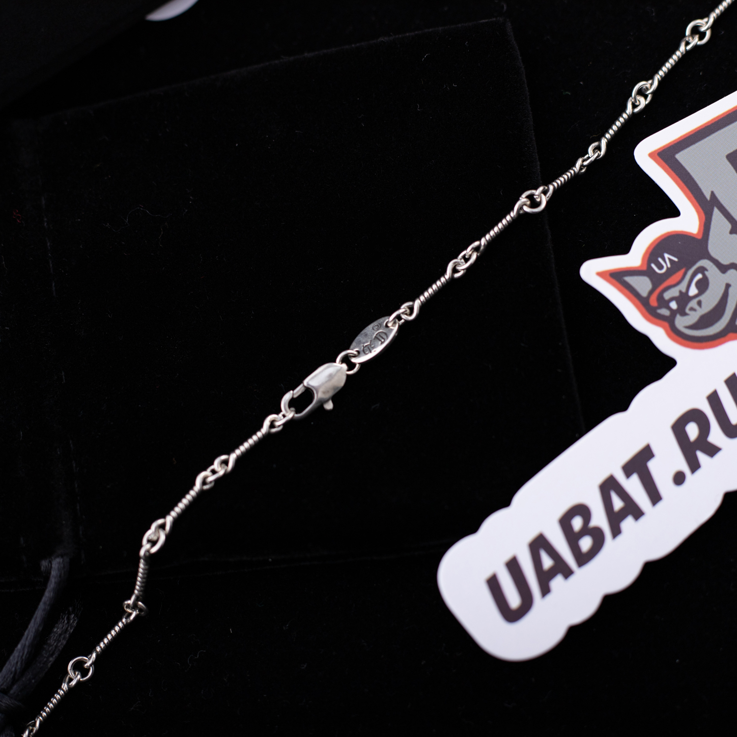 Ch**me He**ts necklaces