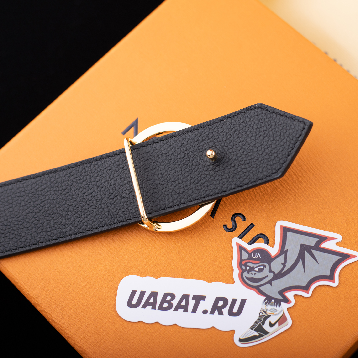 l0*is V*t0n belts m0564u 35mm