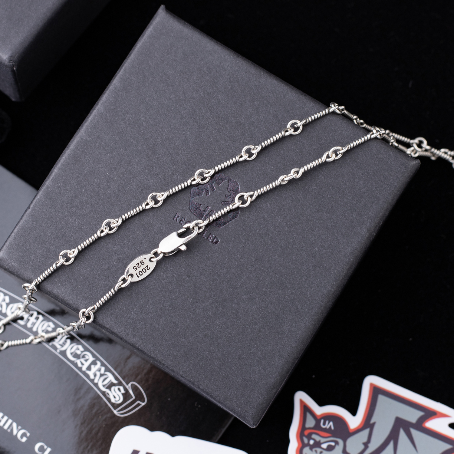 Ch**me He**ts necklaces