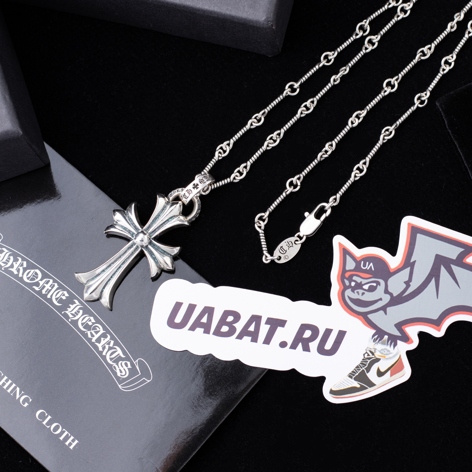 Ch**me He**ts necklaces