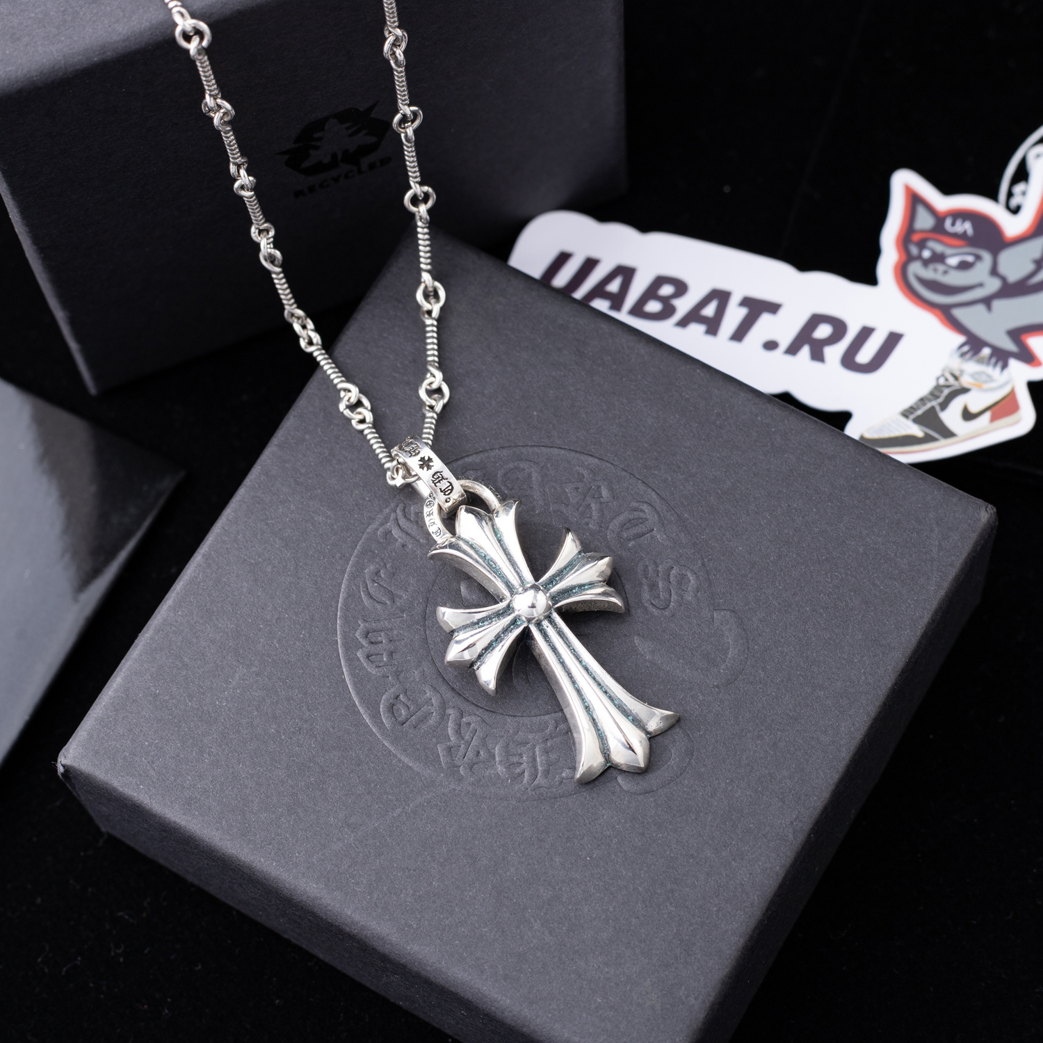 Ch**me He**ts necklaces