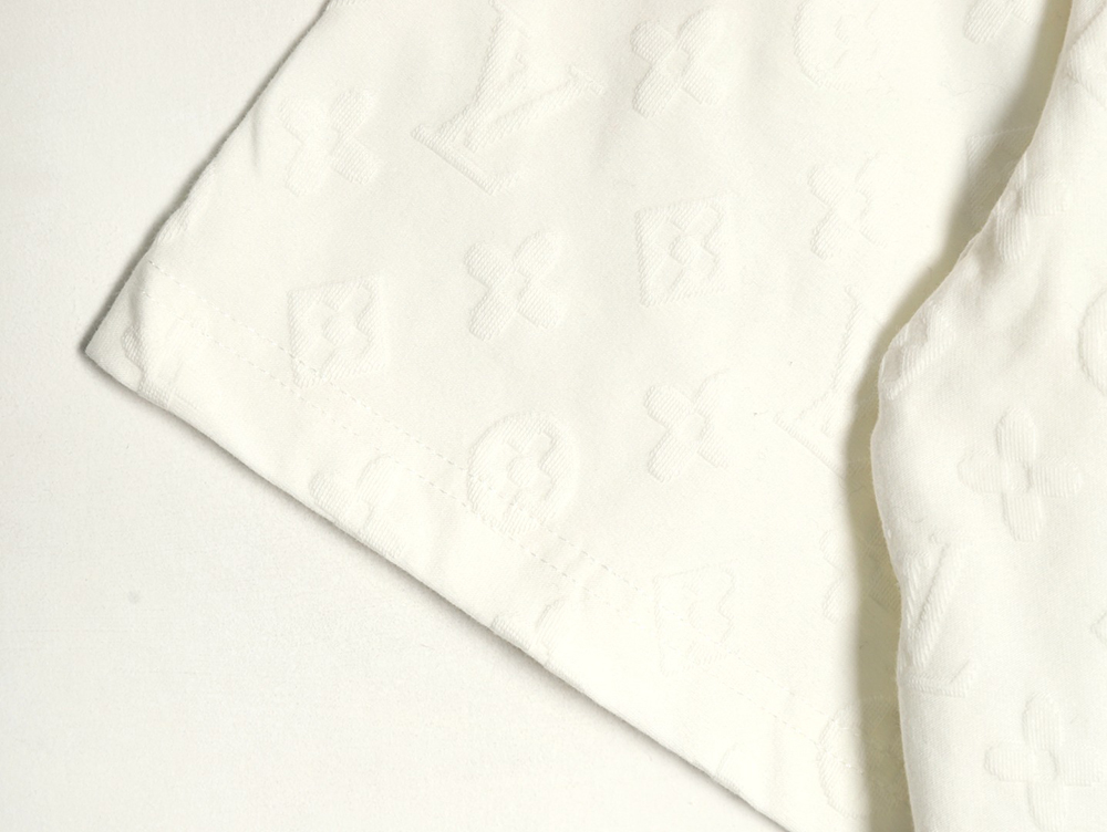 l0*is V*t0n full print monogram dark pattern jacquard short sleeve t-shirt