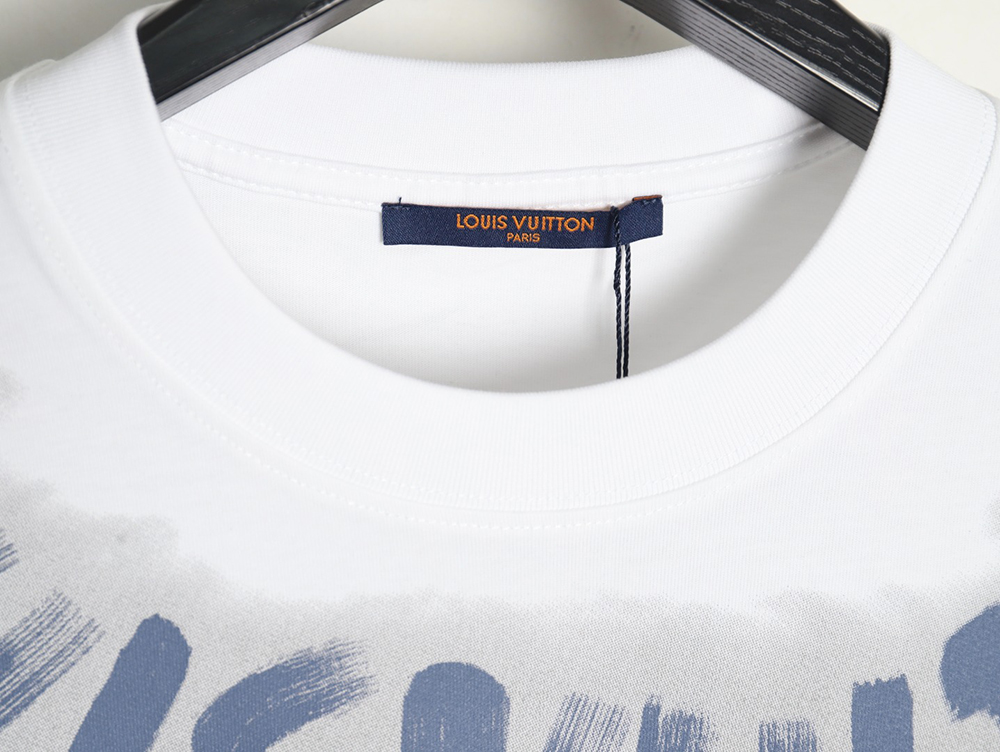 l0*is V*t0n collar graffiti letters printed large logo short-sleeved t-shirt